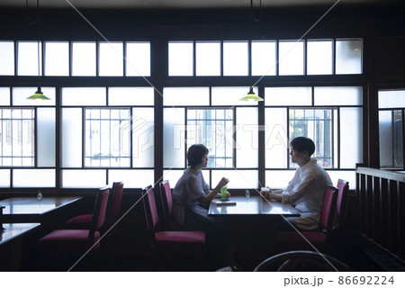 レトロ喫茶 - カップル 86692224