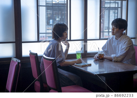レトロ喫茶 - カップル 86692233