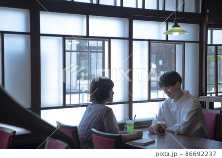 レトロ喫茶 - カップル 86692237