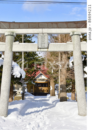 冬の北海道八雲町で野田生神社境内の冬景色を撮影 86694211