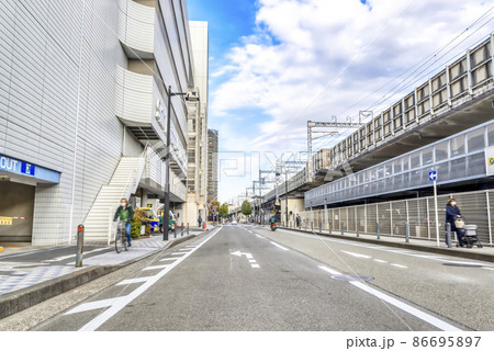 横浜の都市風景　新横浜駅北口　駅周辺 86695897