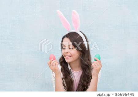 Easter eggs. Origin of easter bunny. Easter symbols  86696449