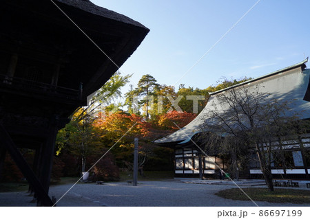 霊松寺は、北アルプスのふもと、長野県大町市にある、曹洞宗寺院です。 霊松寺は、北アルプスのふもと、長野県大町市にある、曹洞宗寺院です。 86697199