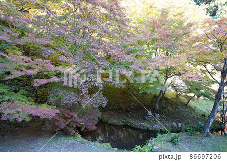 霊松寺は、北アルプスのふもと、長野県大町市にある、曹洞宗寺院です。 霊松寺は、北アルプスのふもと、長野県大町市にある、曹洞宗寺院です。 86697206