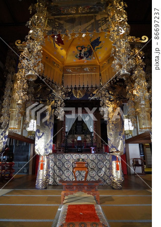 霊松寺は、北アルプスのふもと、長野県大町市にある、曹洞宗寺院です。 86697237