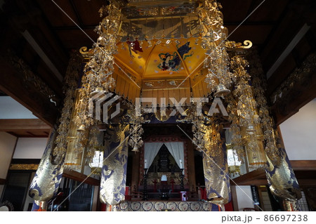 霊松寺は、北アルプスのふもと、長野県大町市にある、曹洞宗寺院です。 霊松寺は、北アルプスのふもと、長野県大町市にある、曹洞宗寺院です。 86697238