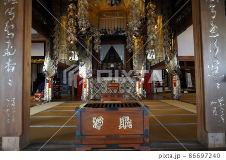 霊松寺は、北アルプスのふもと、長野県大町市にある、曹洞宗寺院です。 86697240