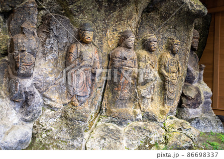 大分県臼杵市の国宝　臼杵石仏 86698337