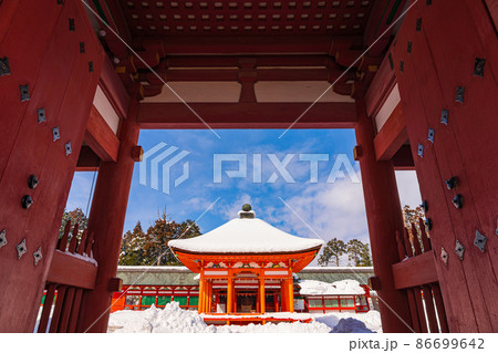 雪の南宮大社〈岐阜県不破郡〉 86699642