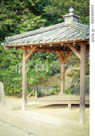 岡山県岡山市の後楽園の東屋 86699943