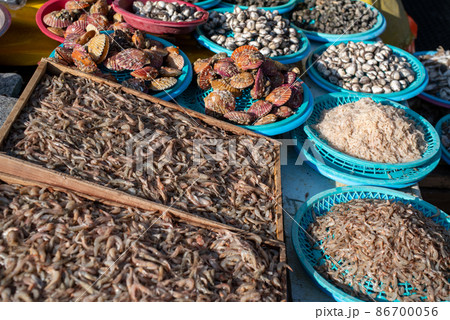 大韓民国　釜山広域市　チャガルチ市場 86700056