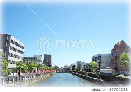 【絵画風】堀川(京橋川)と街並み風景 … 島根県 松江市(快晴) 【絵画風】堀川(京橋川)と街並み風景 … 島根県 松江市(快晴) 86702258