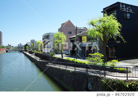 堀川(京橋川)と街並み風景 … 島根県 松江市(快晴) 堀川(京橋川)と街並み風景 … 島根県 松江市(快晴) 86702920