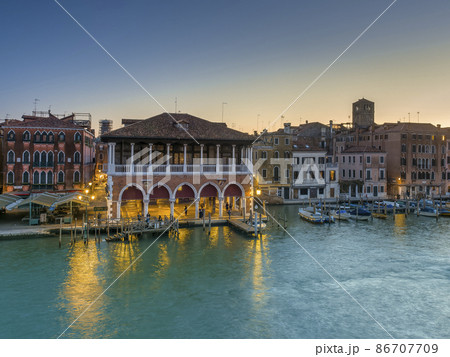 イタリア ベネチア 黄昏のカナル・グランデ / Grand Canal, Venice, Italy イタリア ベネチア 黄昏のカナル・グランデ / Grand Canal, Venice, Italy 86707709