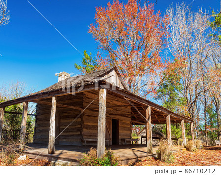 Beautiful log cabin along the Texas Native Trail Beautiful log cabin along the Texas Native Trail 86710212