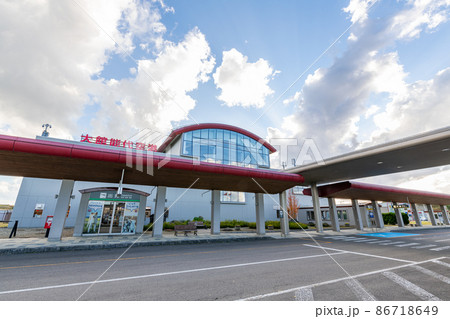 秋田県北秋田市　晴天の大館能代空港 86718649
