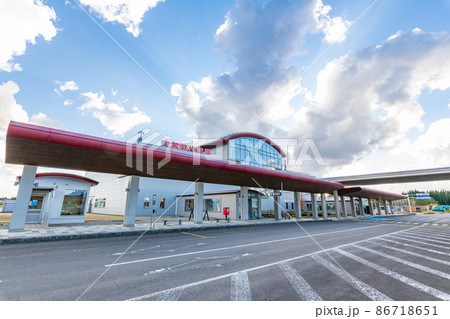 秋田県北秋田市　晴天の大館能代空港 86718651