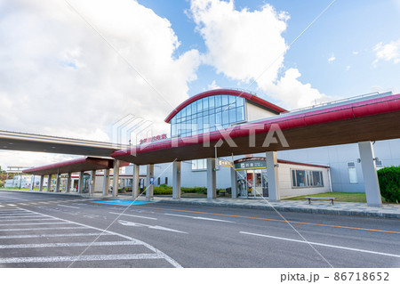 秋田県北秋田市　晴天の大館能代空港 86718652