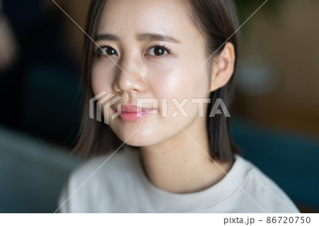 肌の綺麗な20代女性 86720750
