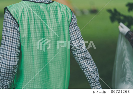 ゴミ拾いボランティア 86721268