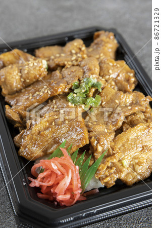 おいしい豚丼弁当 86721329