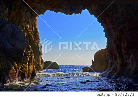 足摺岬にある白山洞門 86722573