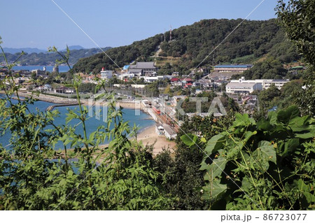 海岸を行く電車　伊予鉄道　高浜線　松山市　愛媛県　四国 86723077