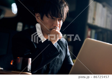 男性経営者イメージ 86725457