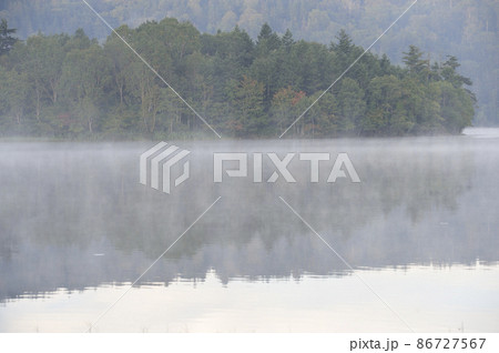 尾瀬早朝の大江湿原と朝霧 尾瀬早朝の大江湿原と朝霧 86727567