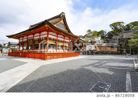 京都　伏見稲荷大社　外拝殿 86728008