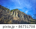冬晴れの岩山 86731708