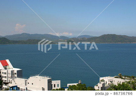 HKUST is a public research and teaching university 13 July 2004 HKUST is a public research and teaching university 13 July 2004 86736766