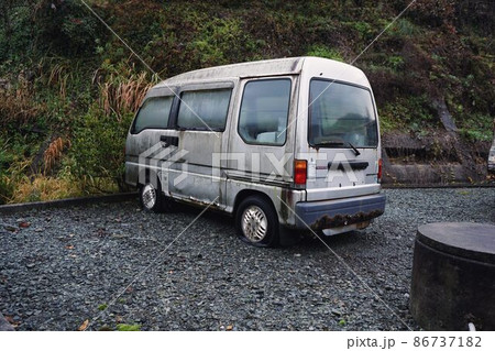 放置された廃車 86737182