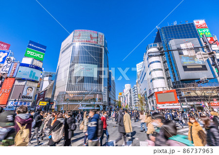 日本の東京都市景観 2万死者…全国約10万検査限界頭打ち…都民78人に1人が療養中＝11日、渋谷 86737963