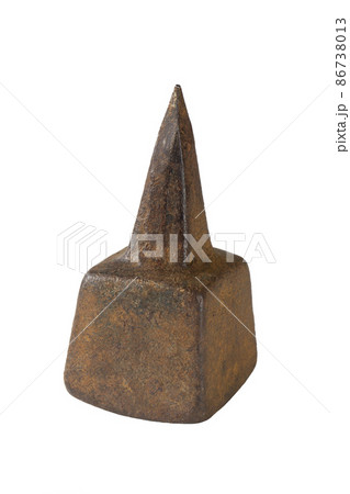 Old metal anvil for punching a hand scythe 86738013