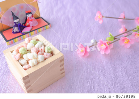 雛あられとお雛さま 86739198