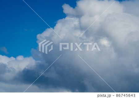 白い雲と青空13 86745643