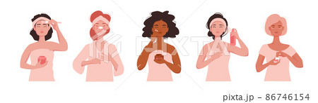 Girls Use Cosmetic to Care for Facial Skin 86746154