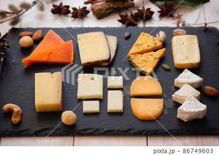 一口大のチーズ 86749603