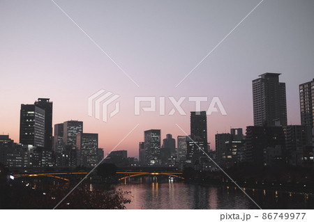 大阪　夕暮れ 86749977