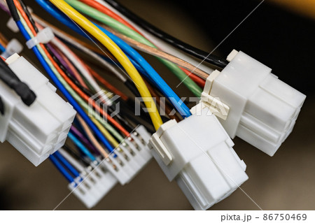 加工中の電線イメージ 加工中の電線イメージ 86750469