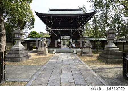 上御靈神社（御靈神社）楼門（西門） 86750709