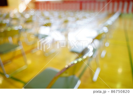 卒業式　入学式　式場　椅子 86750820