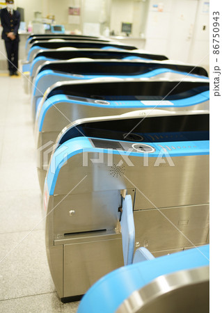 新幹線への自動改札 新幹線への自動改札 86750943