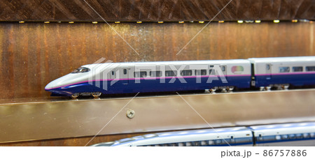 ショーケースの鉄道模型 86757886