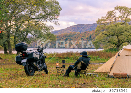 秋の湖畔キャンプ場でキャンプツーリング 秋の湖畔キャンプ場でキャンプツーリング 86758542