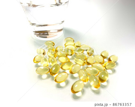 健康に良い黄色いサプリメント・薬 医薬品 飲み薬 健康に良い黄色いサプリメント・薬 医薬品 飲み薬 86763357