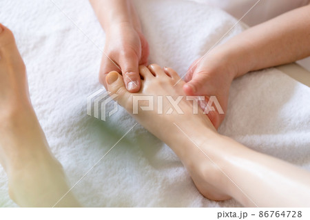 フットマッサージ オイルマッサージ 足裏 フットマッサージ オイルマッサージ 足裏 86764728