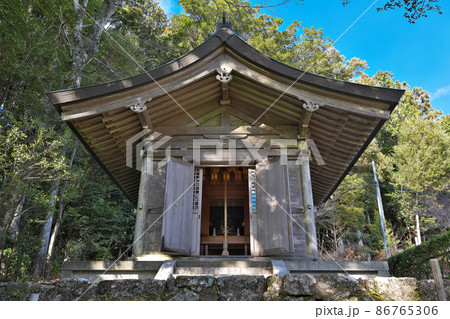 【阿弥陀寺 (三宝荒神堂)】 和歌山県東牟婁郡那智勝浦町南平野 86765306