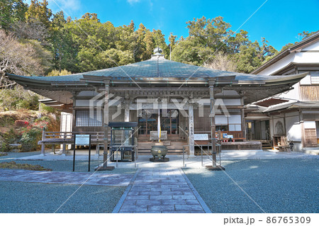【阿弥陀寺 (本堂)】 和歌山県東牟婁郡那智勝浦町南平野 【阿弥陀寺 (本堂)】 和歌山県東牟婁郡那智勝浦町南平野 86765309